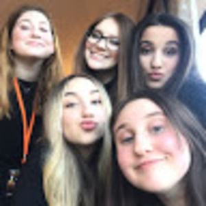 Meet your Posher, Dena